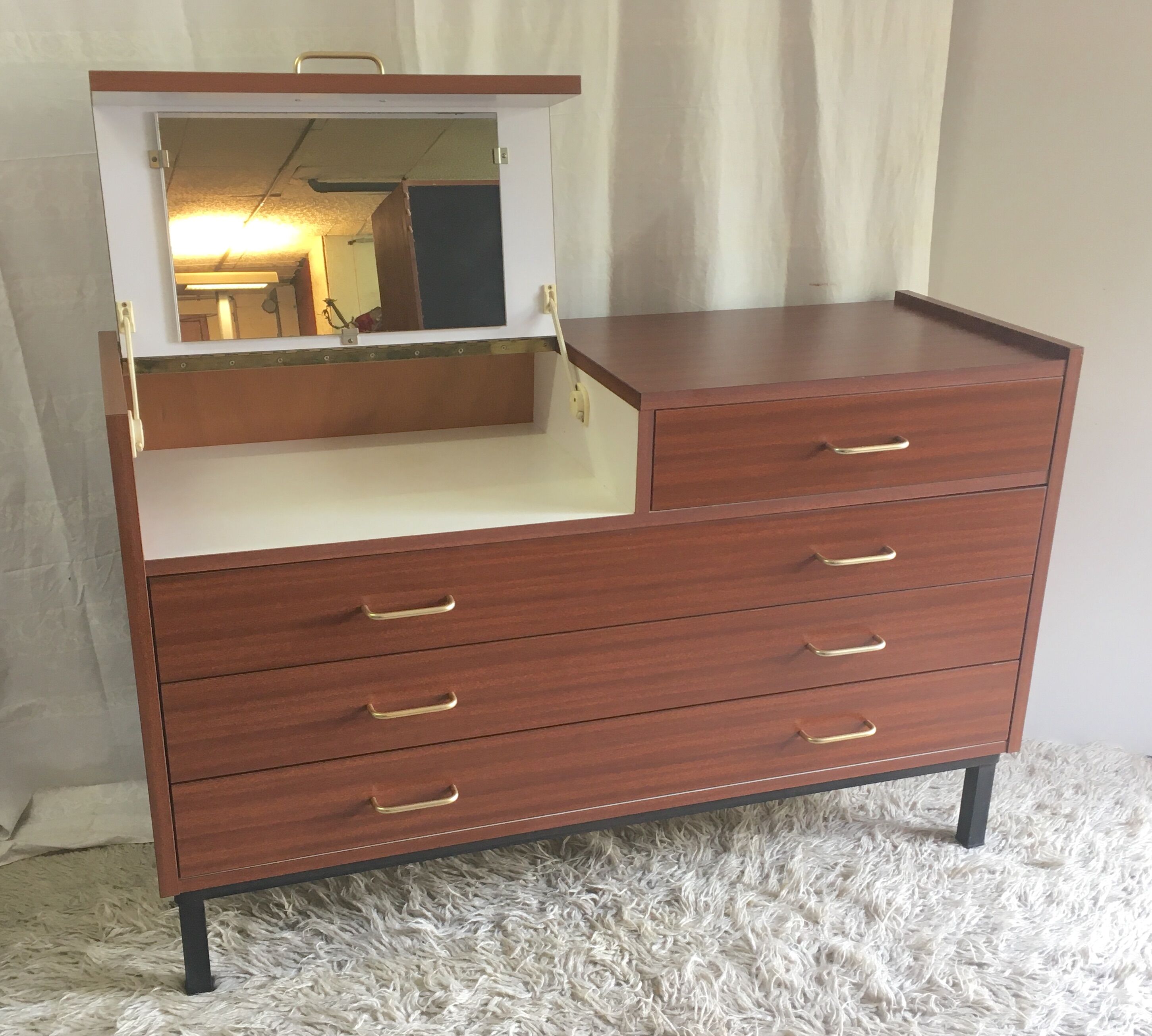 Commode coiffeuse style moderniste années 70