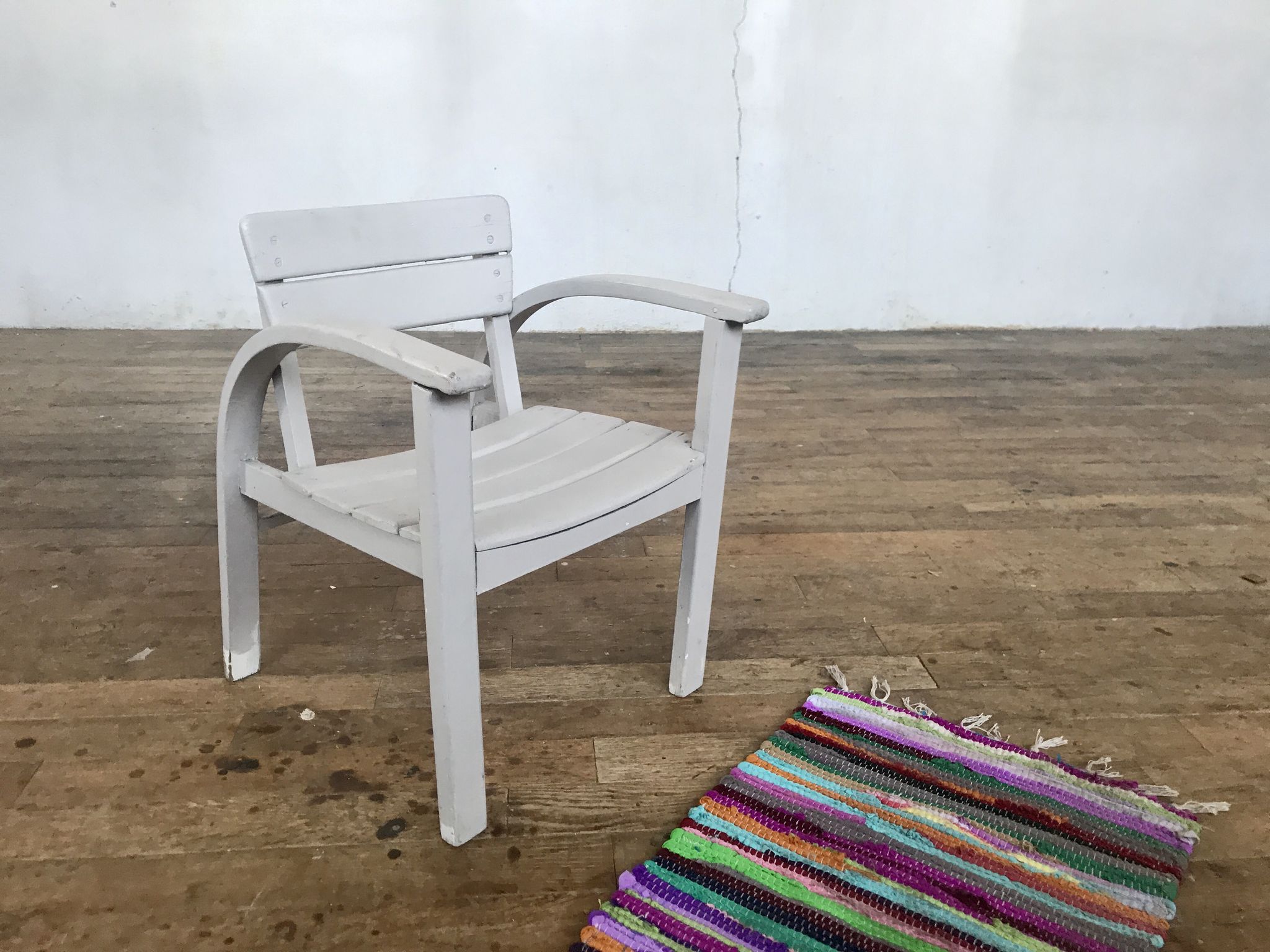 Fauteuil vintage pour enfant blanc gris clair 1950