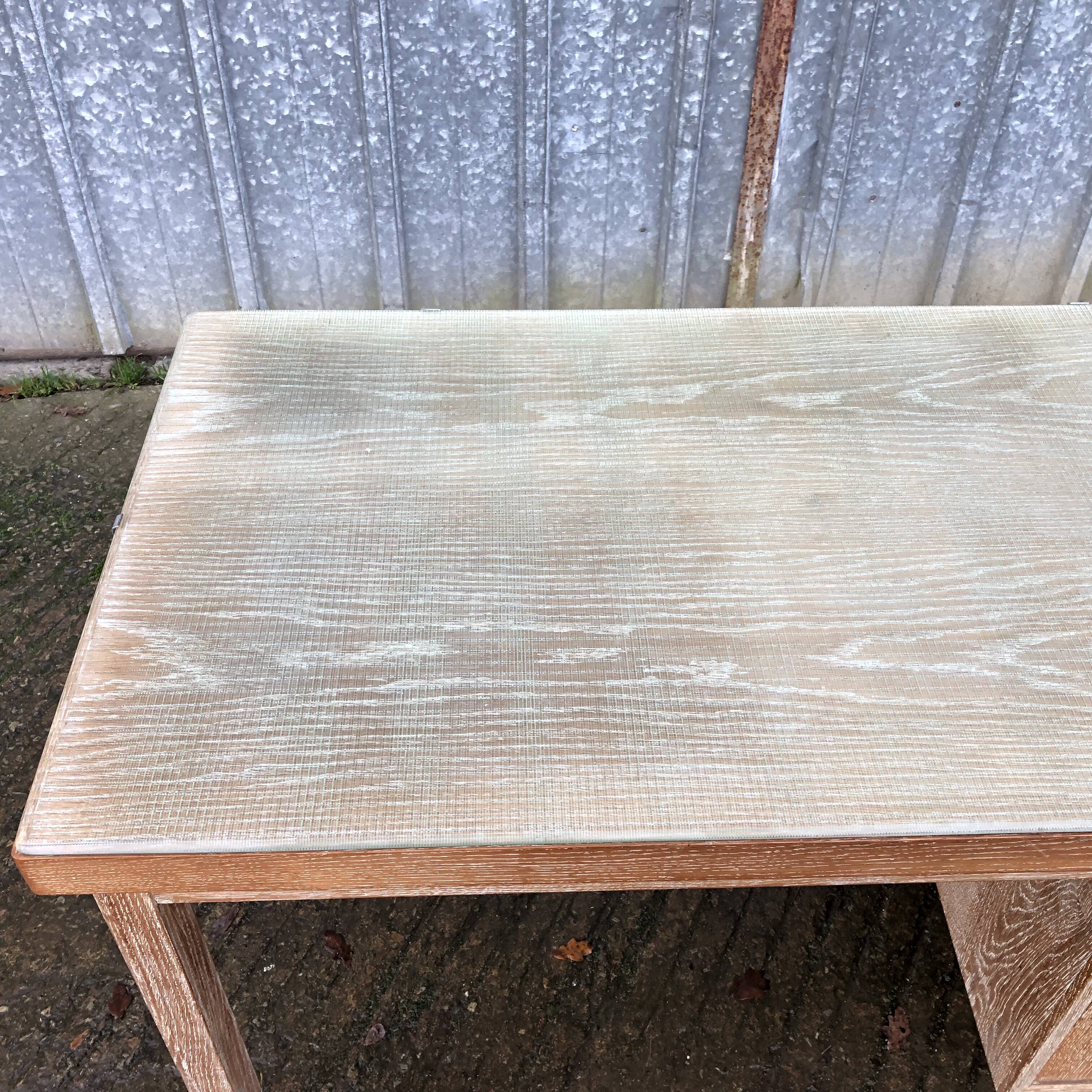 Bureau vintage en chêne lasuré à 3 tiroirs a caisson