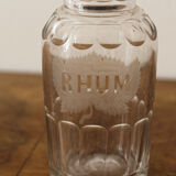 Bouteille de rhum en verre ciselé