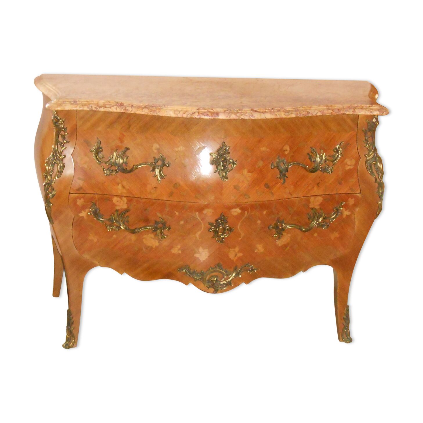 Commode galbée style Louis XV