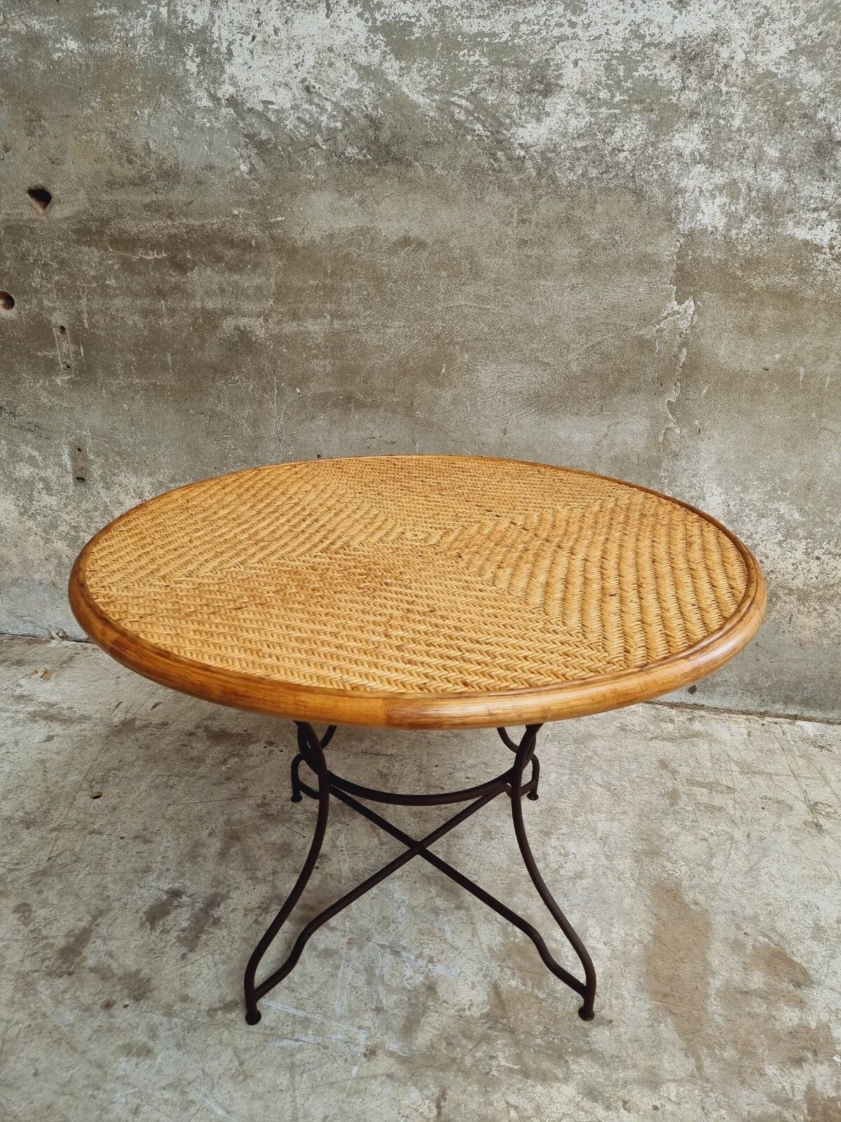 Vintage round table bamboo with iron base 105 cm