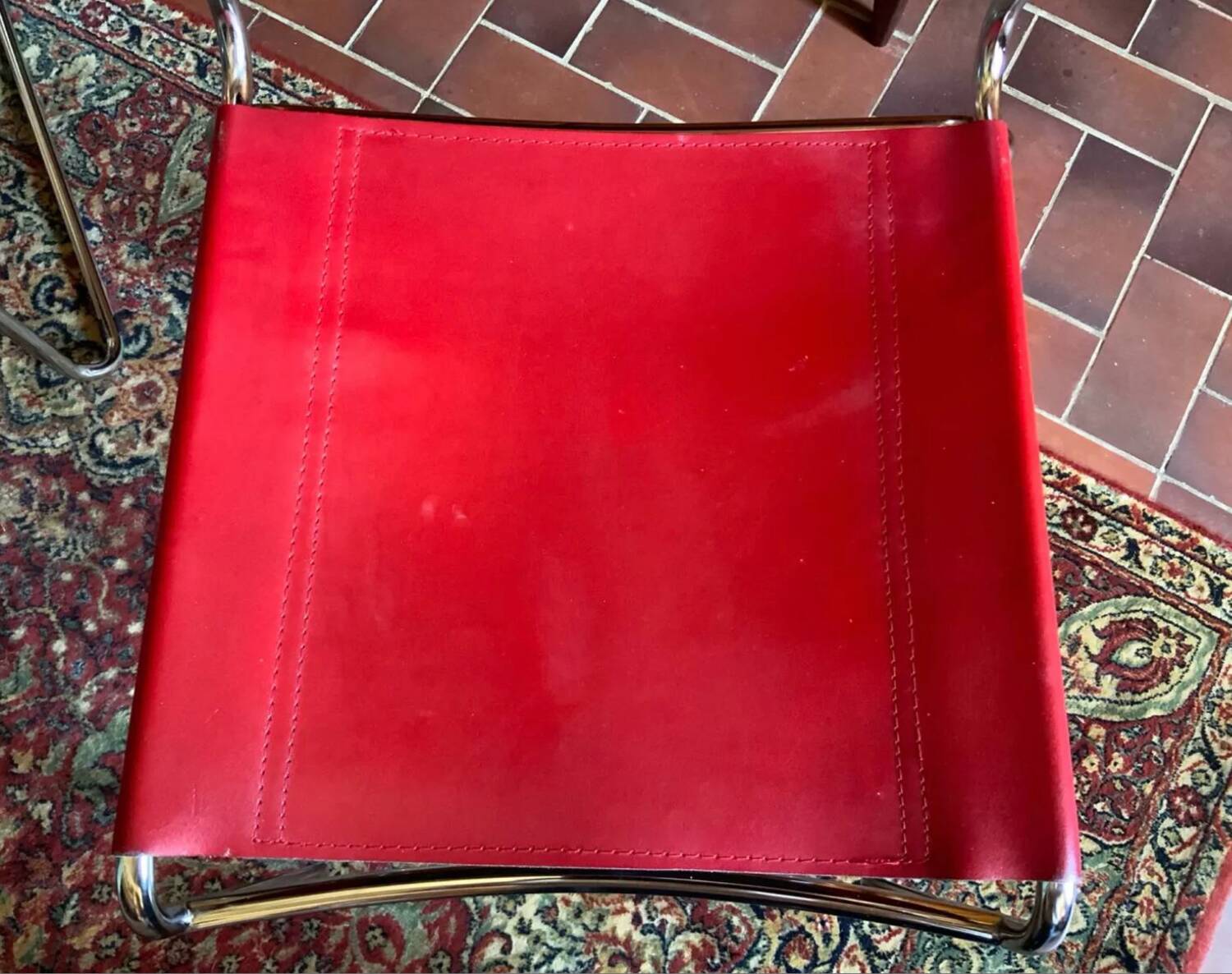 2 tubular chairs in red leatherette, Italy, Design, 1970