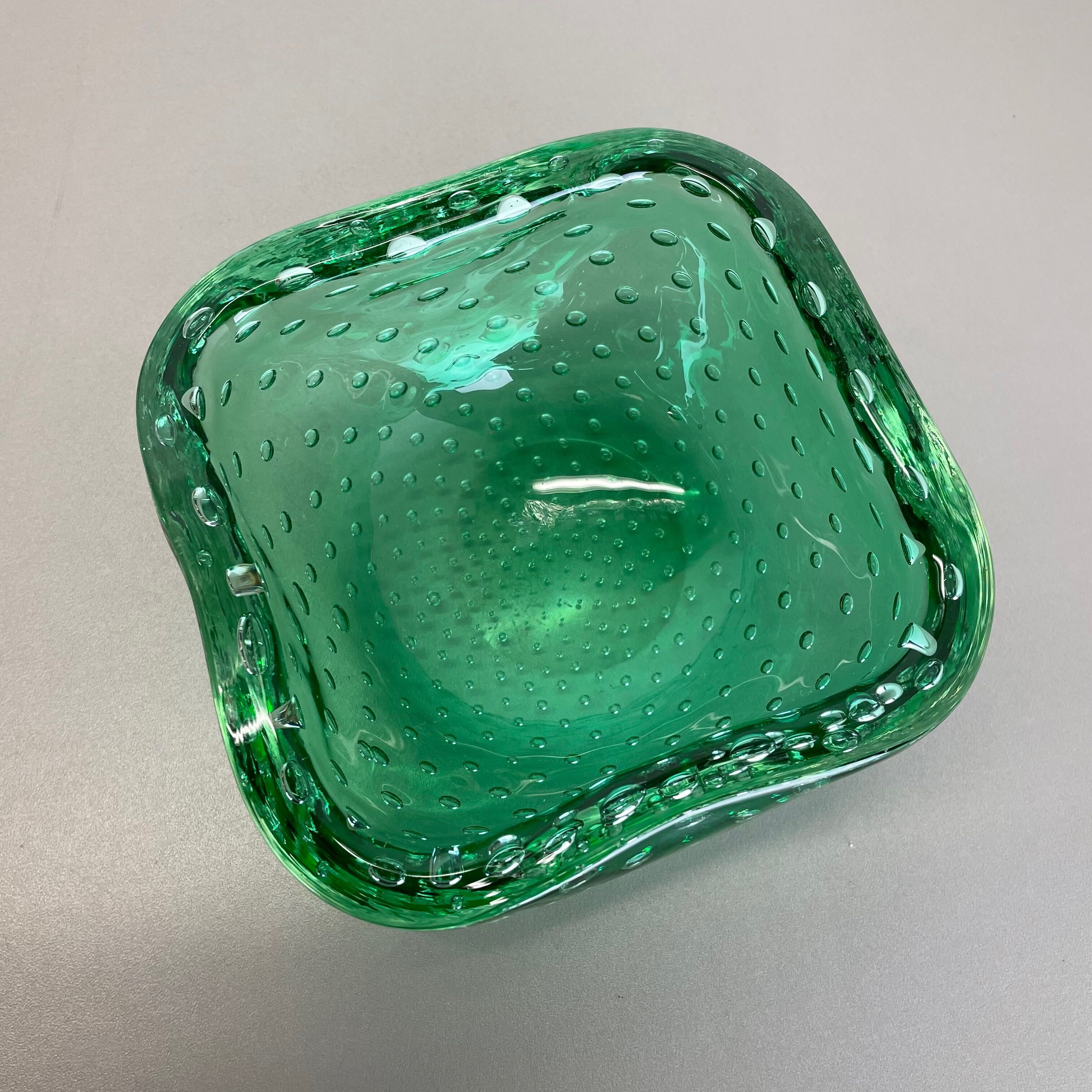 Murano Glass Bullicante "Green" Bowl Element Shell Ashtray Murano, Italy, 1970s