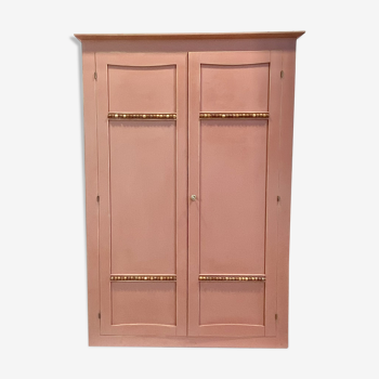 Armoire parisienne