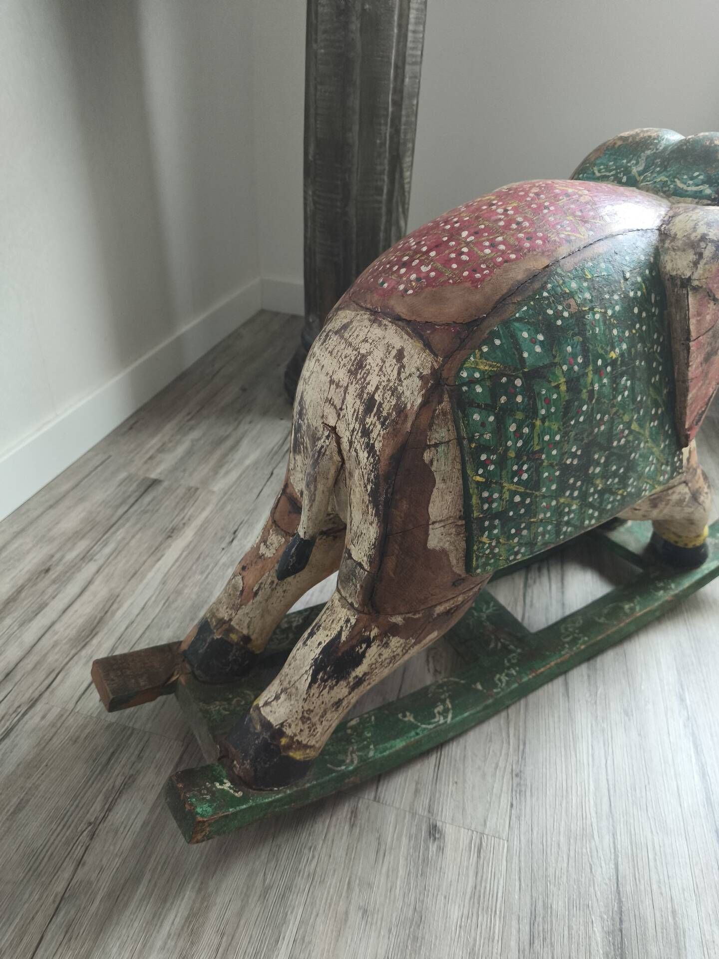 Éléphant à bascule ancien origine indienne