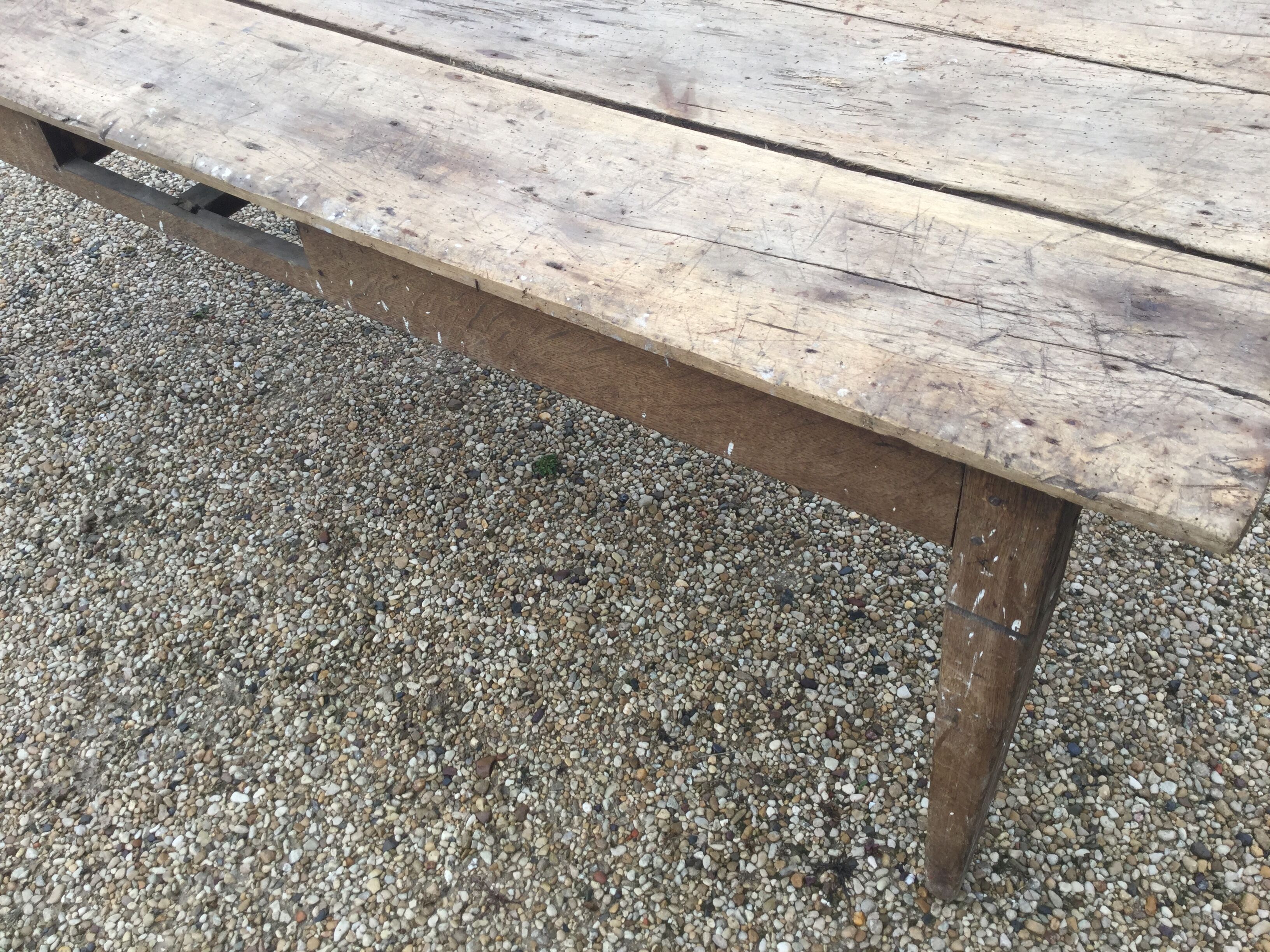 Farm table