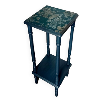 Old redesigned pedestal table