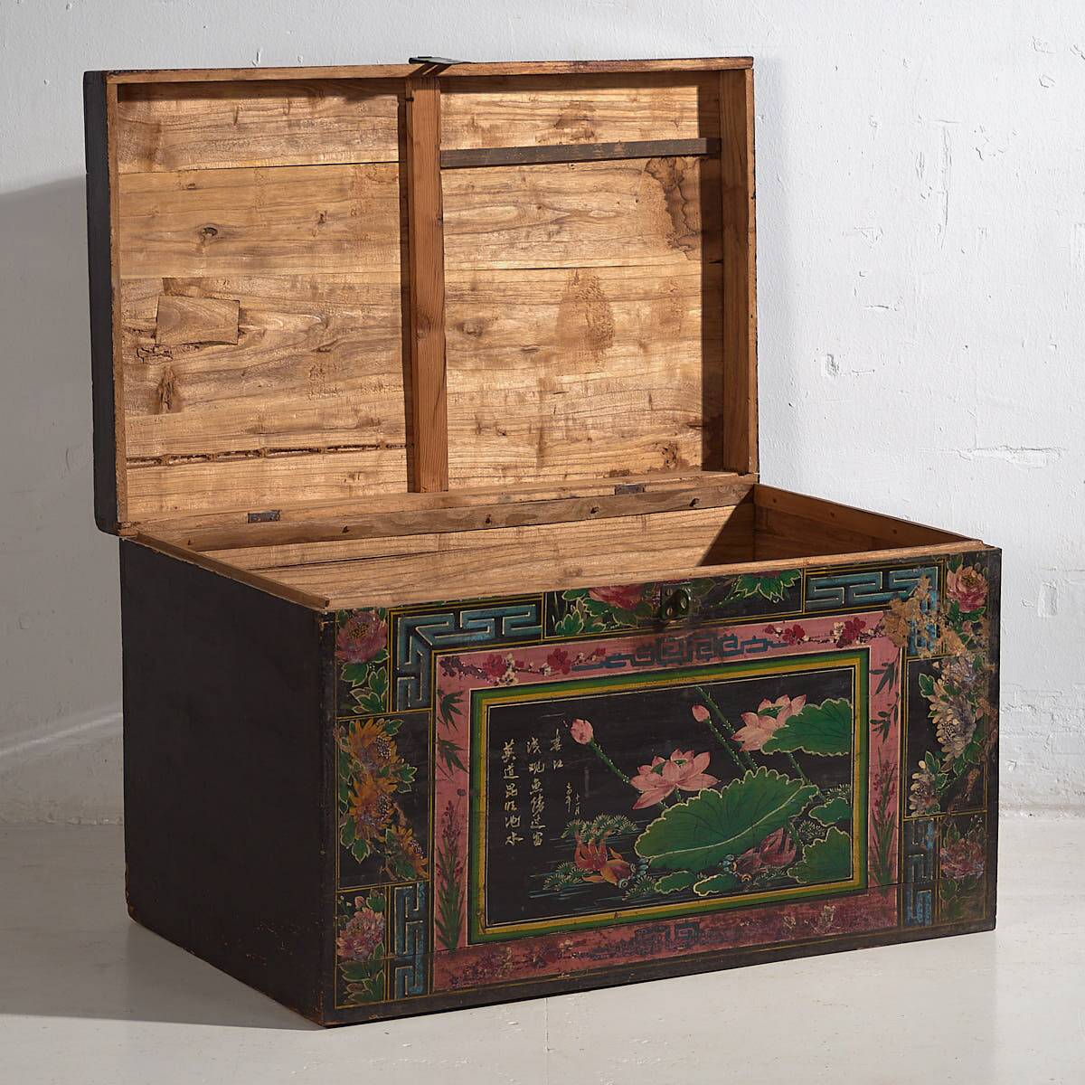 Antique oriental trunk with lotus flower paintings (c.1900) #11