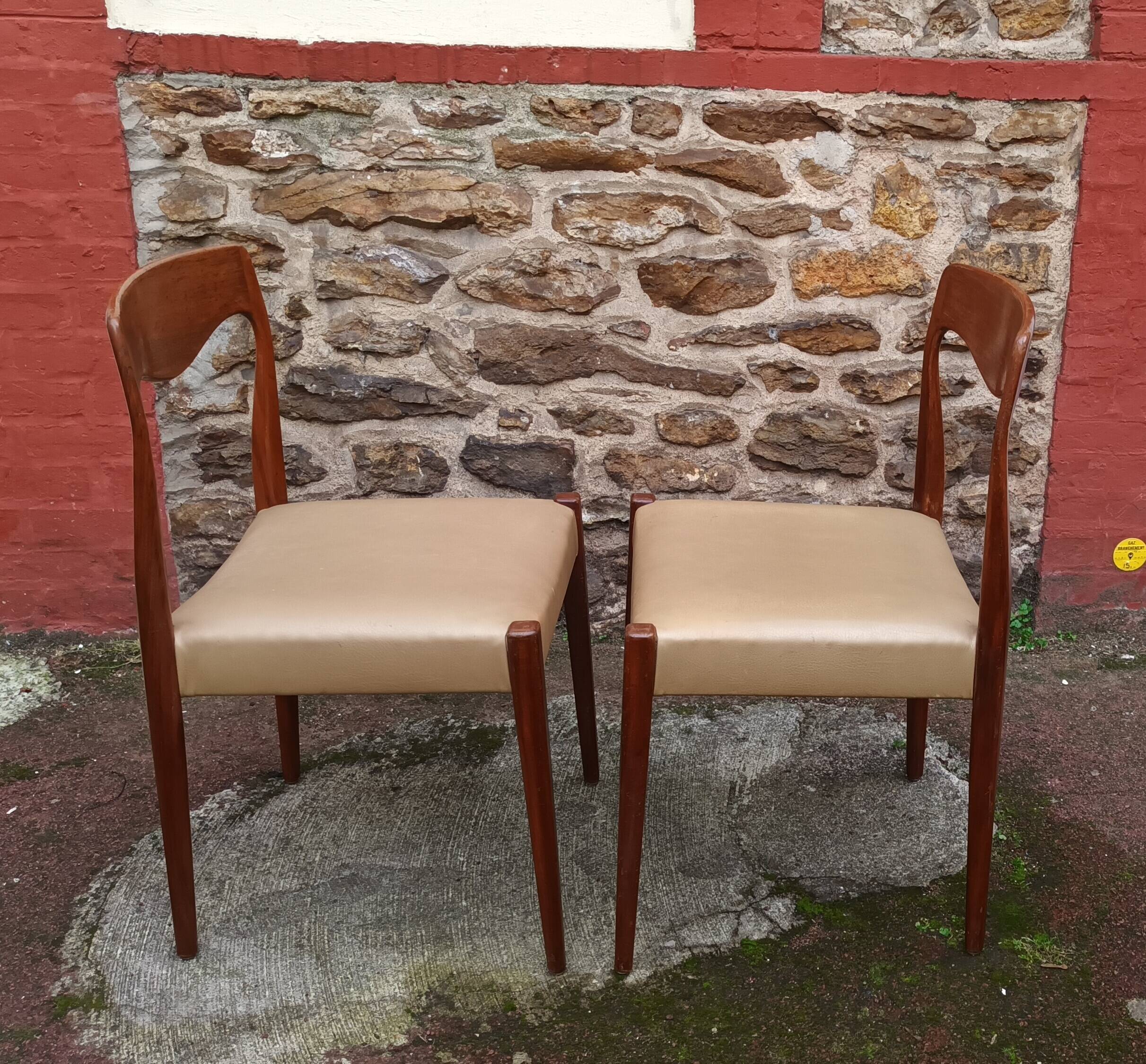 Pair of Danish chairs from the 1970s, Moller type.