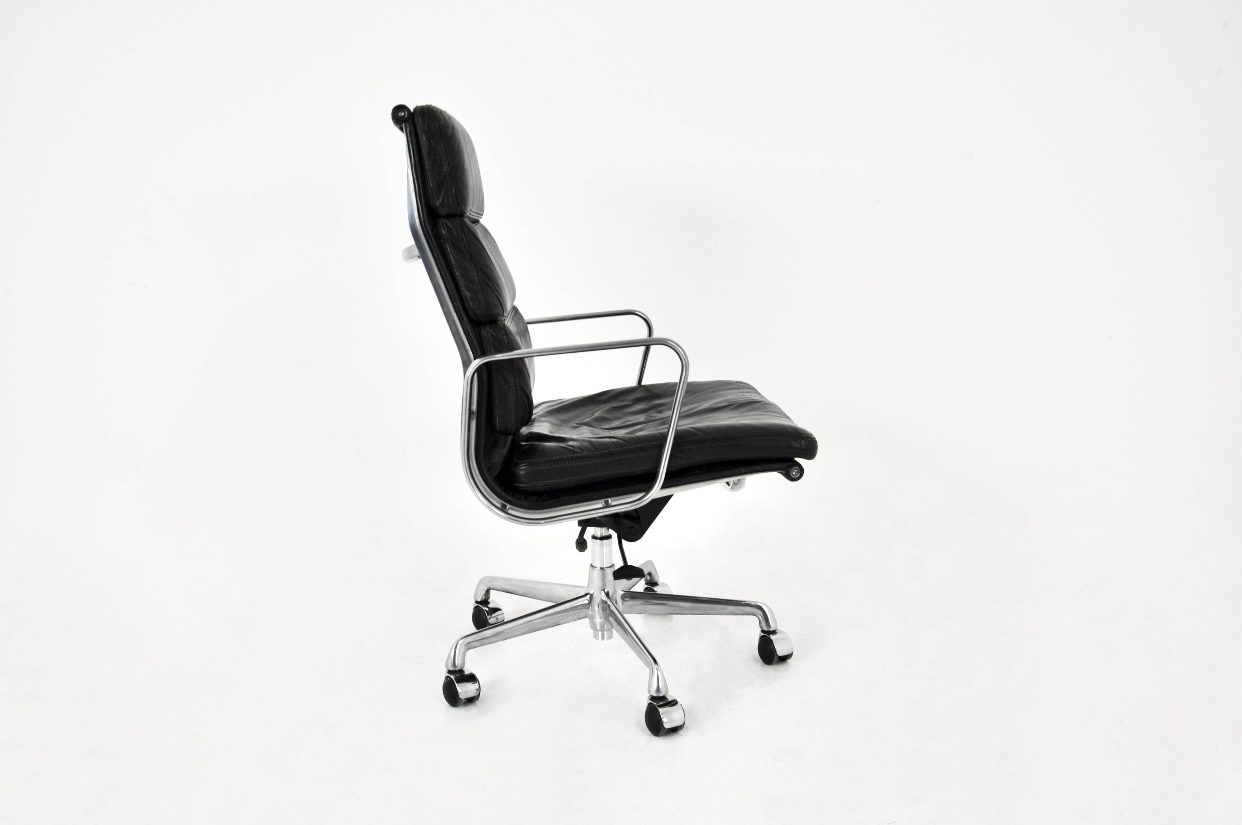 Ea 216 Soft Pad office chair by Charles & Ray Eames for ICF, 1970s