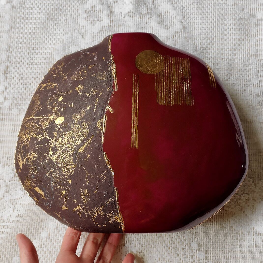 Virebent porcelain art vase