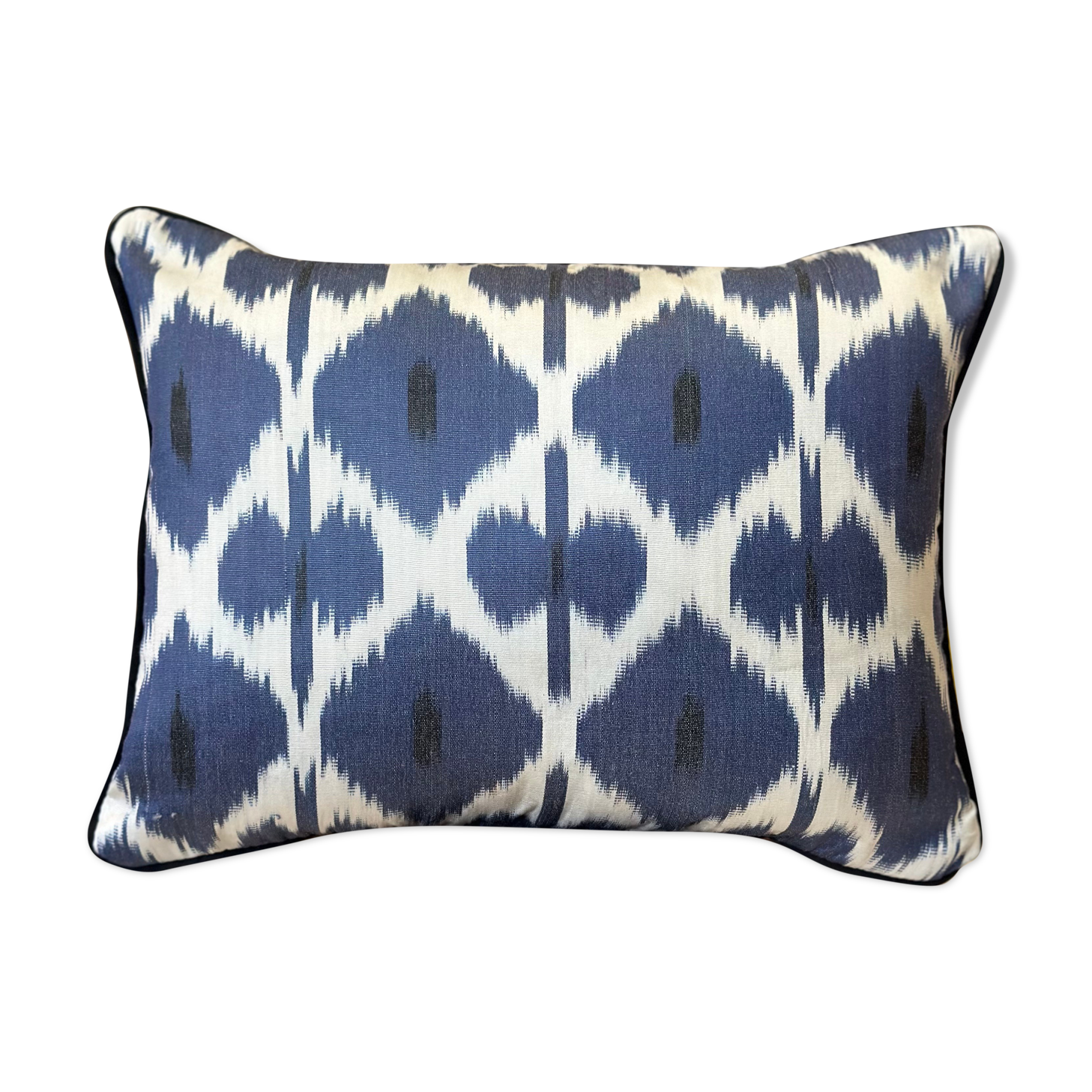 Coussin en soie ikat