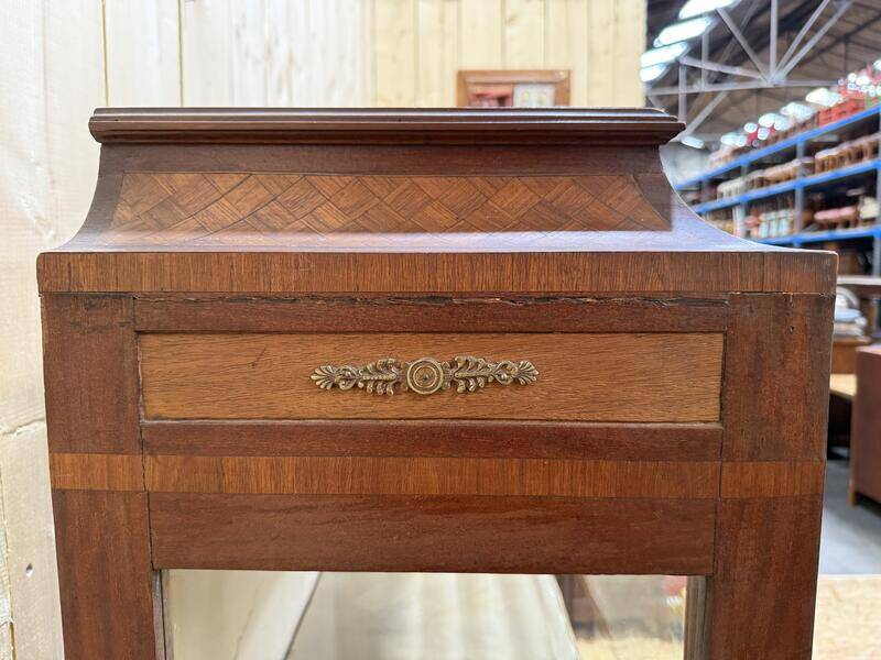 Vitreine de style Transition en marqueterie