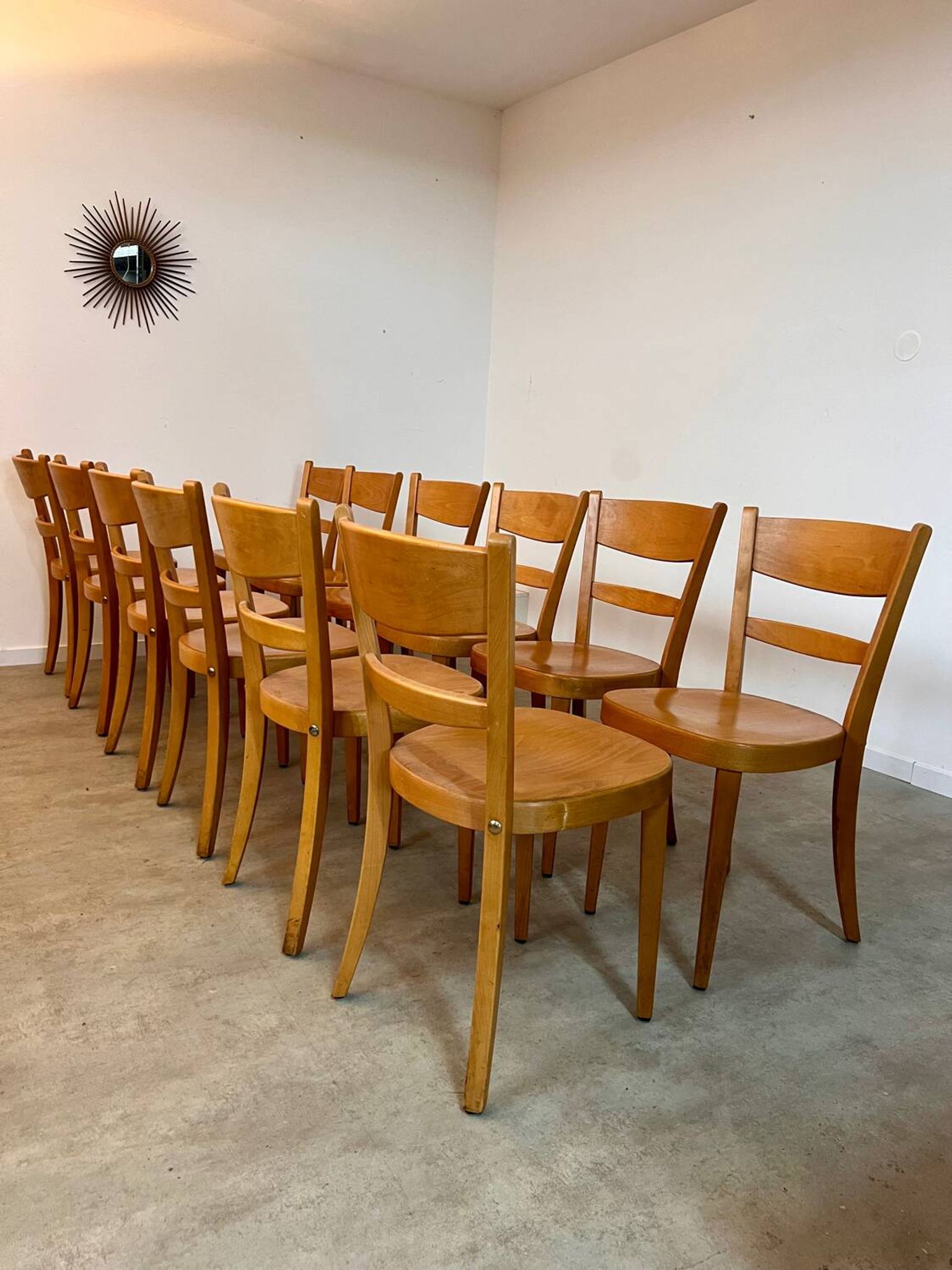 Lot 12 wooden bistro chairs by Horgen Glarus 70s vintage