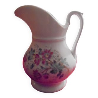 Porcelain pot