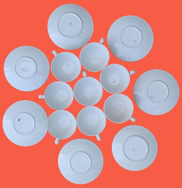 8 tasses et 7 soucoupes à rayures Badonviller