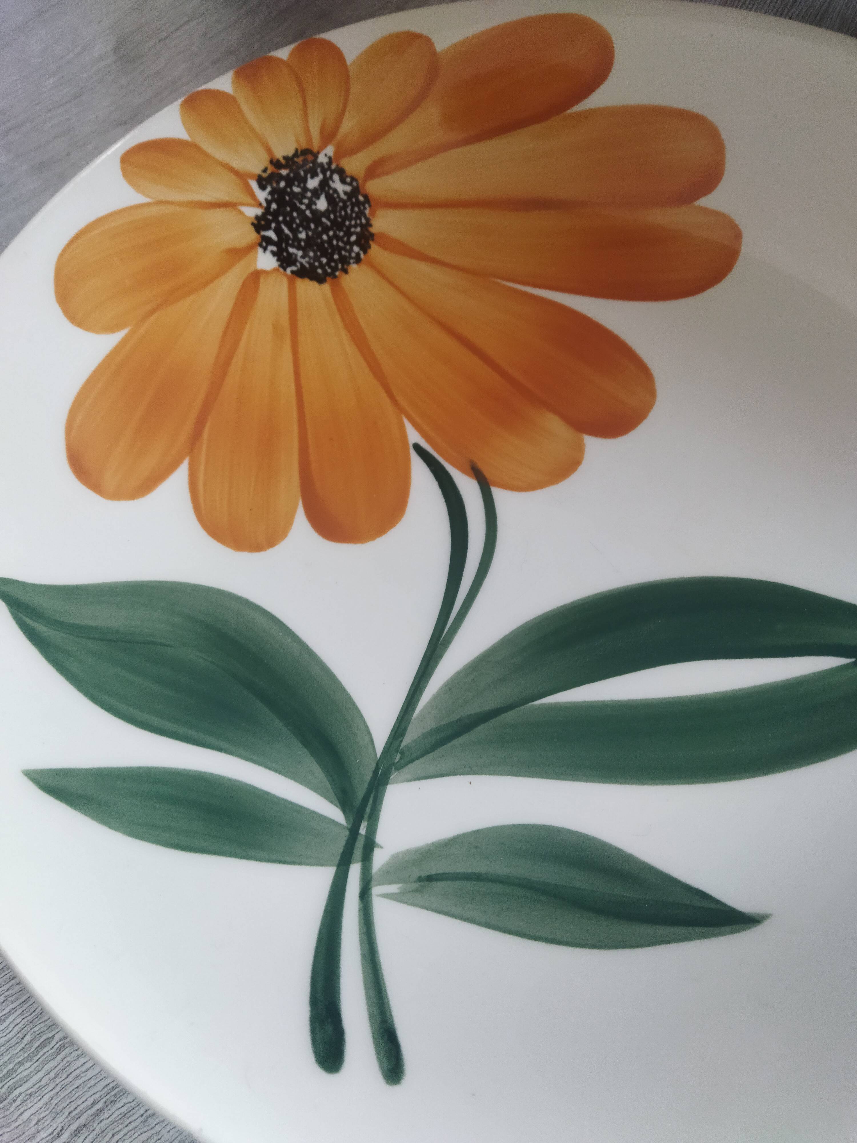Vintage 1970s Orange Flower Gien Cup