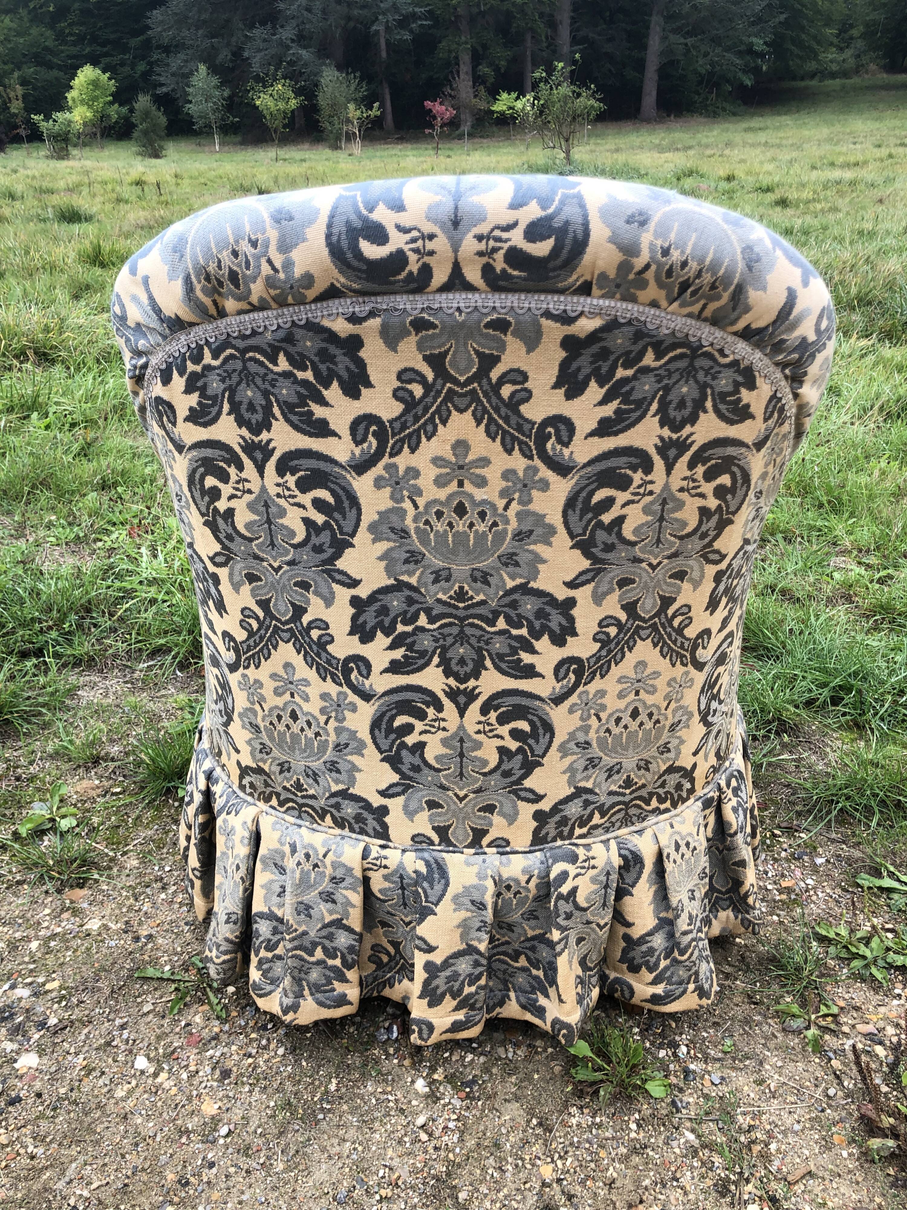 Toad armchair