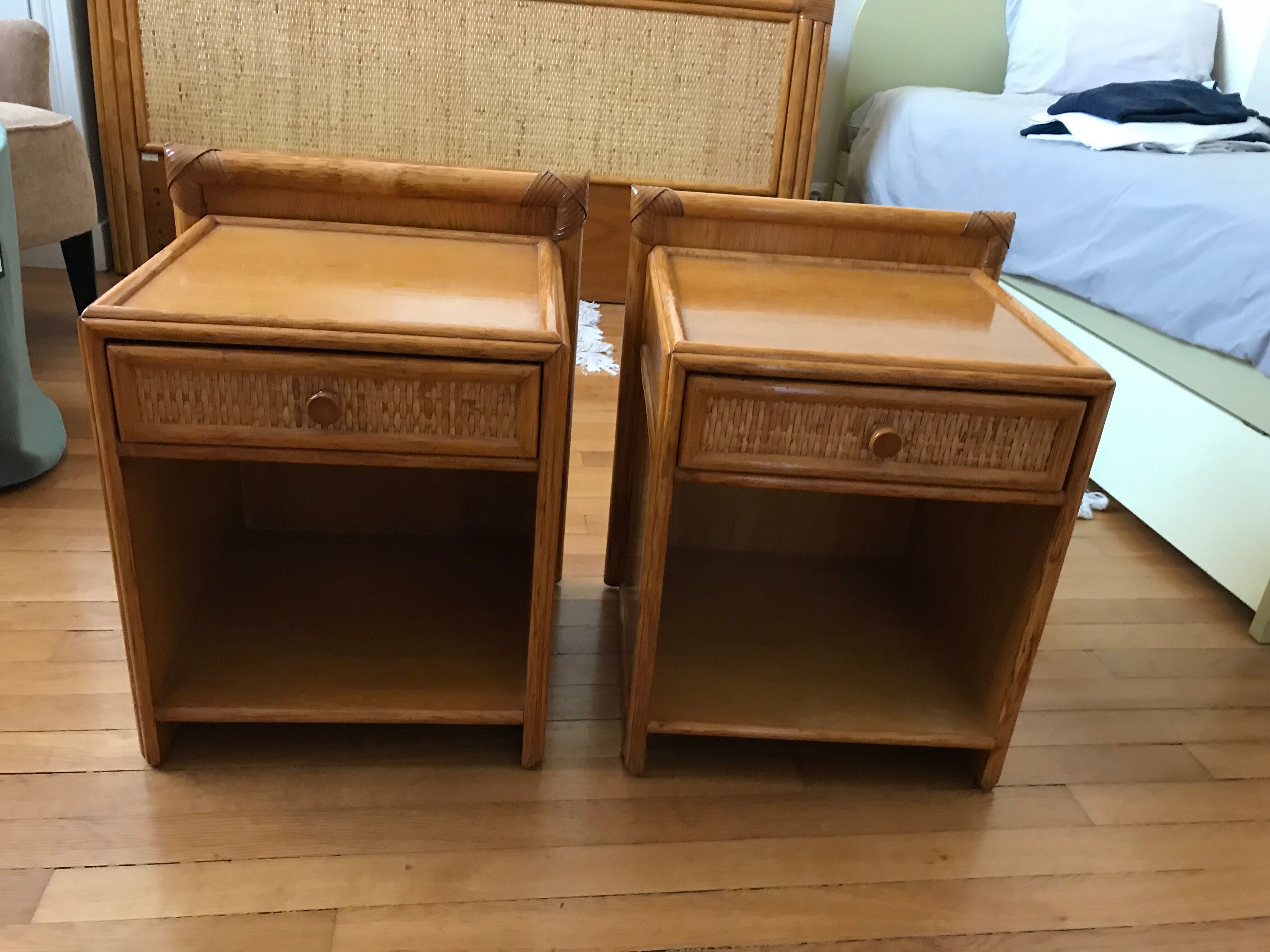 Set of 2 bedside tables