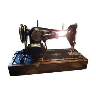 Singer sewing machine - original lighting - transport box