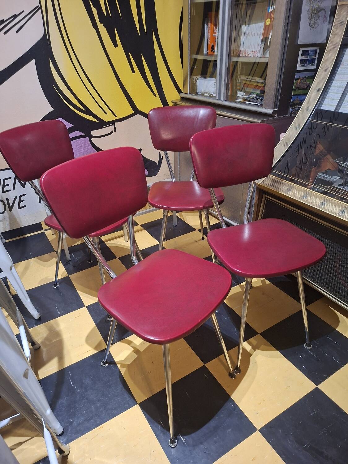 4 chaises vintage bordeaux