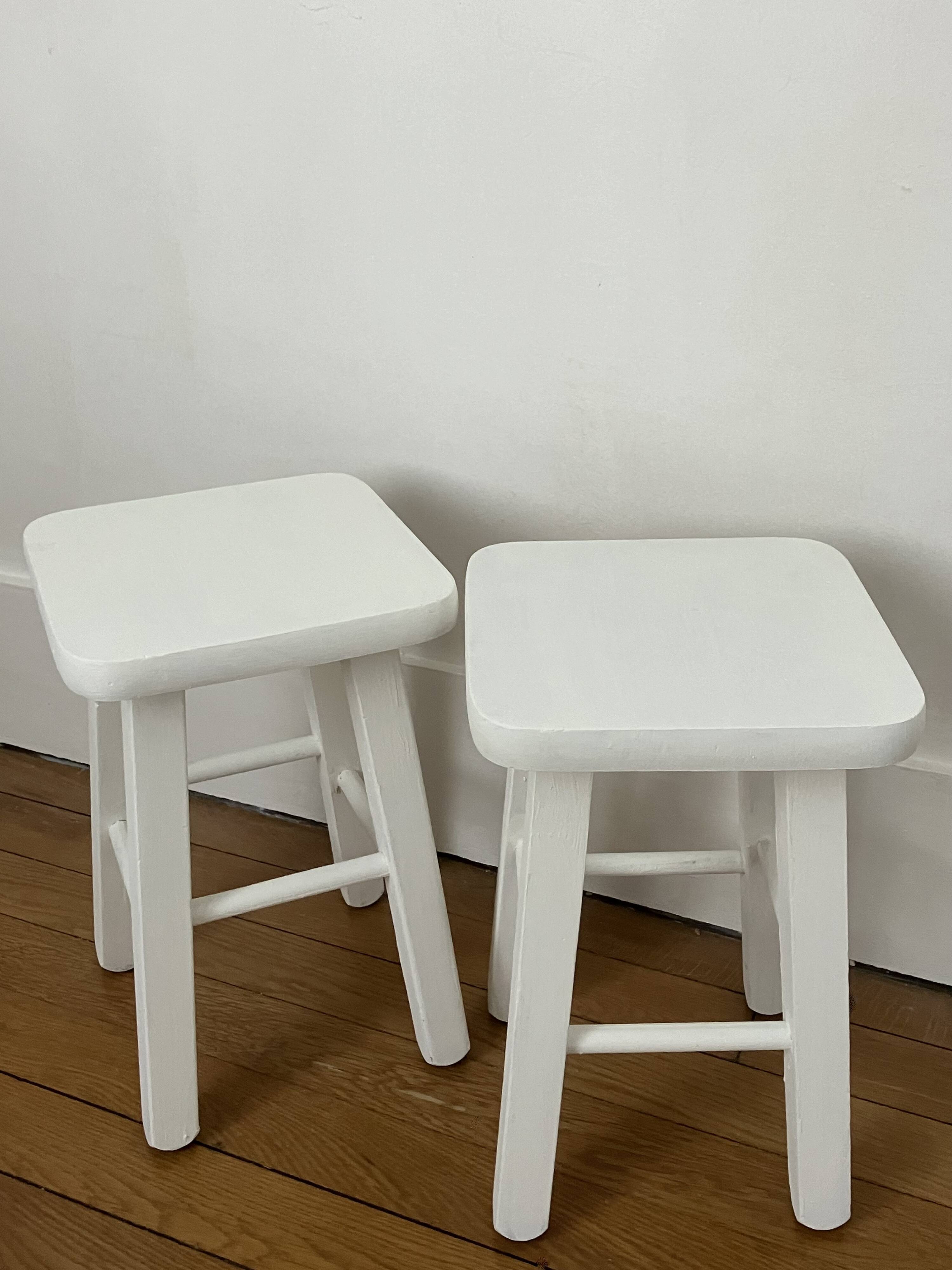 Paire de tabourets blancs