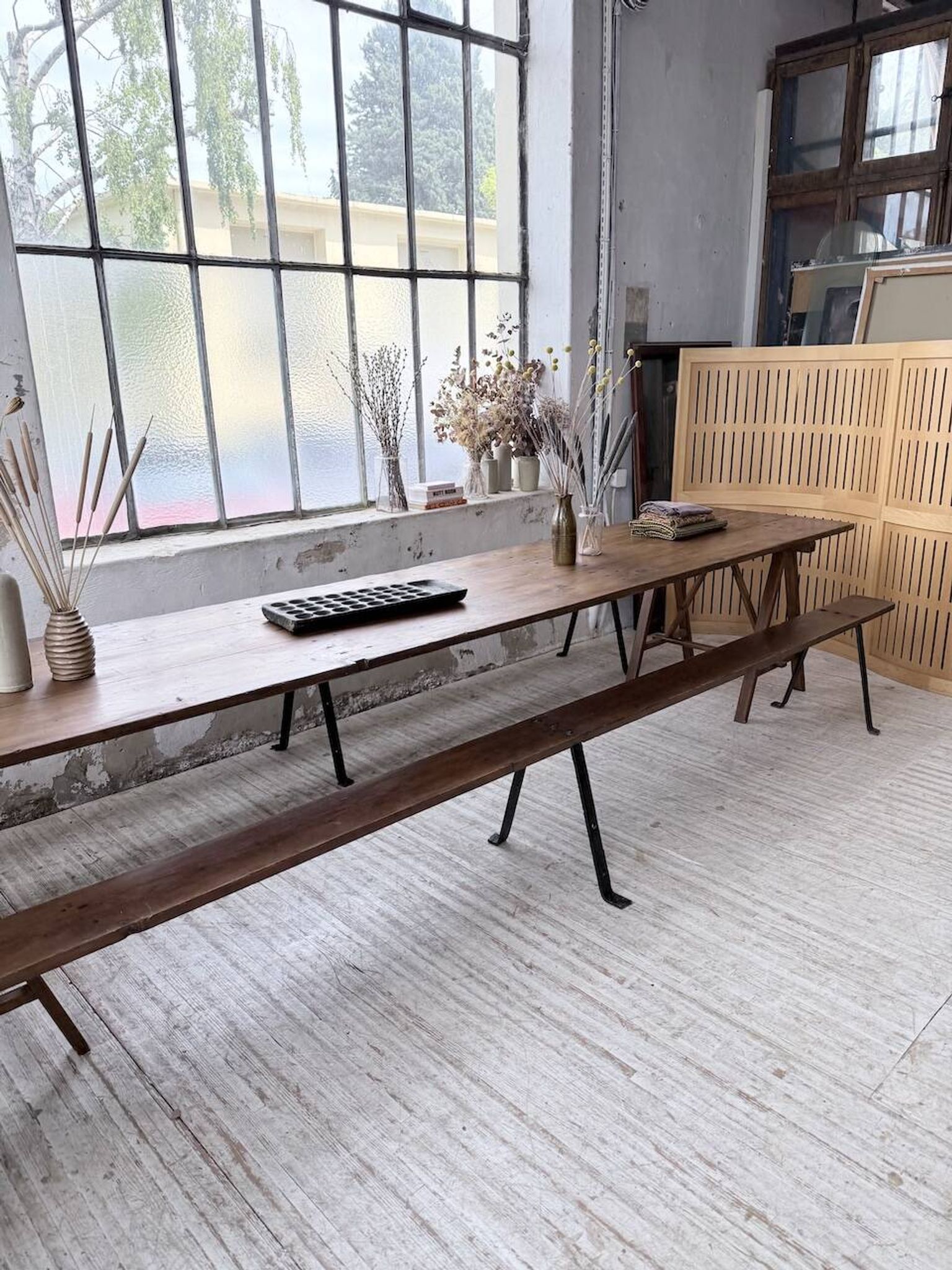 XXL trestle farm table 4m and its benches
