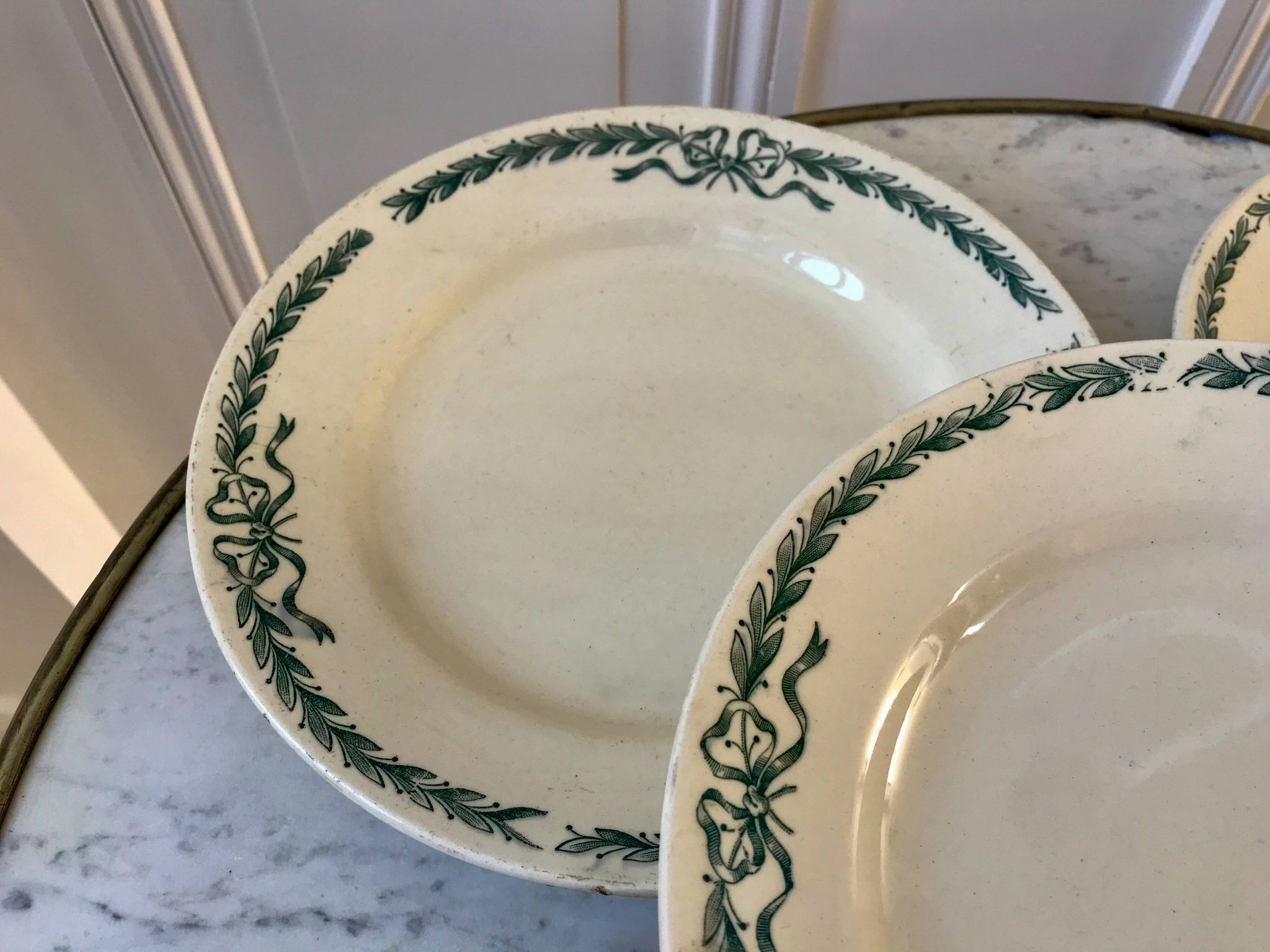 set of 5 large flat plates in Terre de Fer Longchamp model Belleville late 19th century
