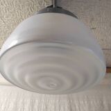 Plafonnier XXL style industriel globe opaline - mid. XXème