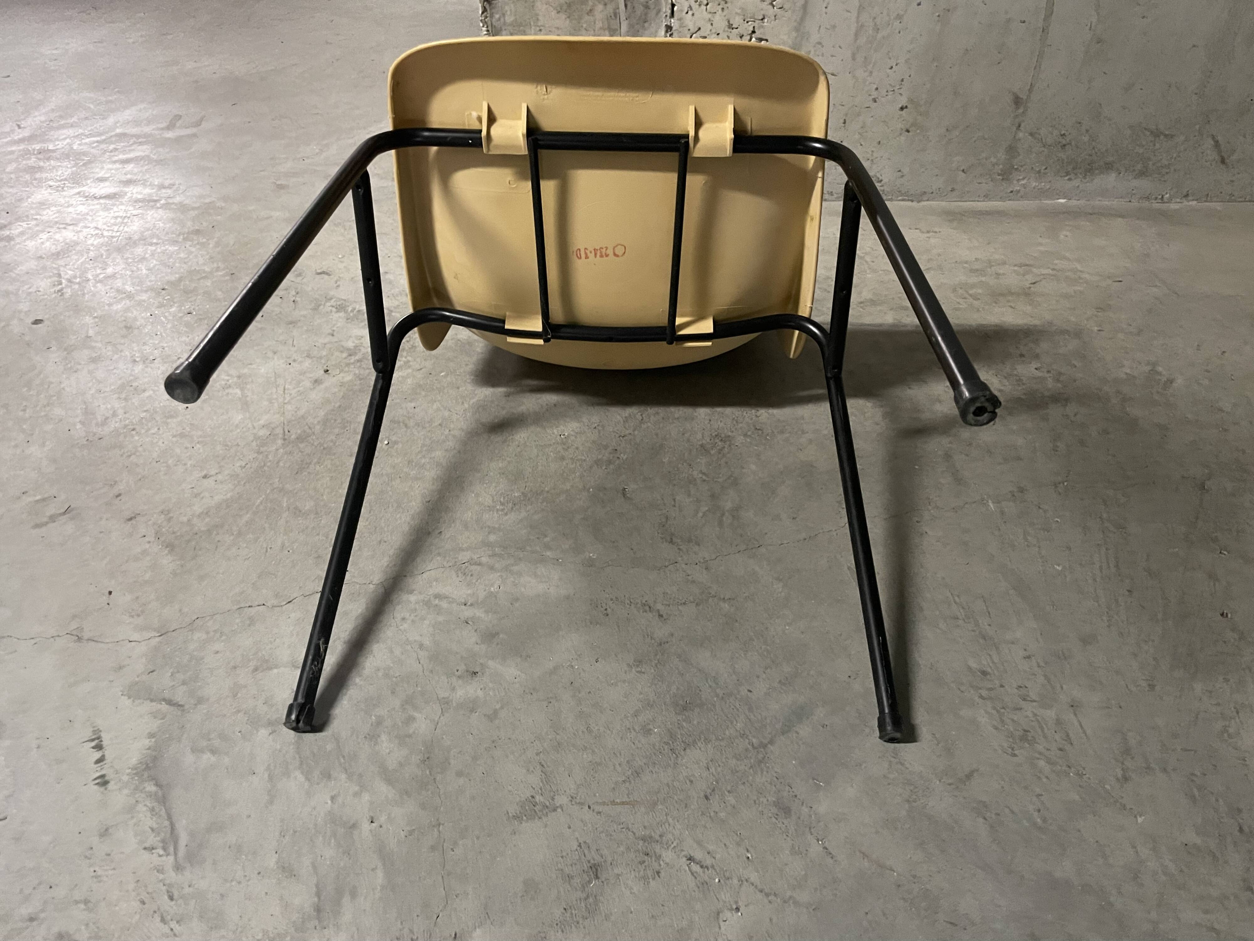 Grosfillex conference chair