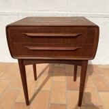 Vintage Scandinavian design bedside table in teak by the Danish Andersen.