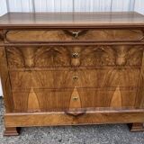 Commode style Louis Philippe en ronce de noyer,  fin XIXème