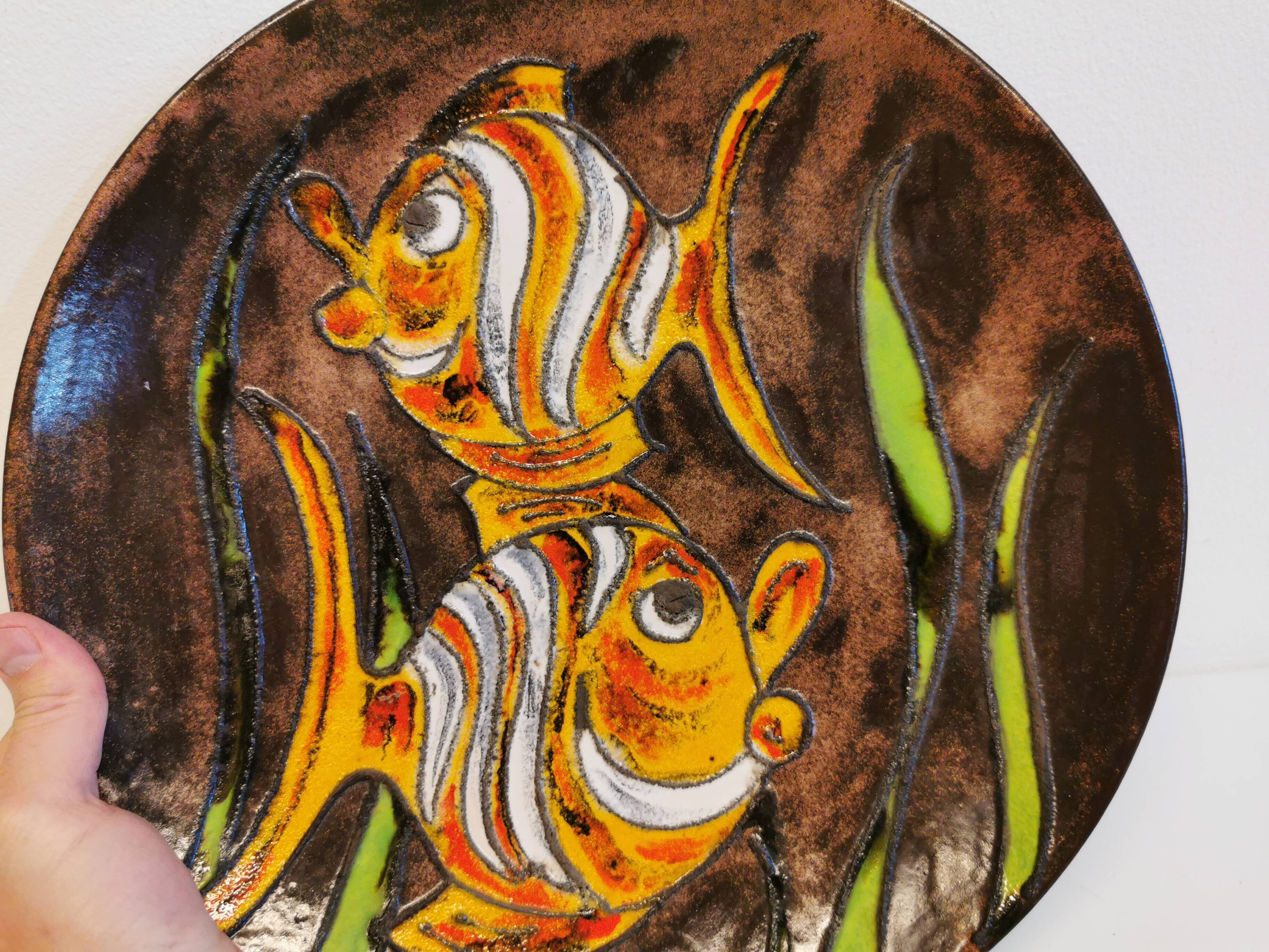 Ceramic dish/wall decoration, danish from the 60s, stamped on the back. with motif of two fish