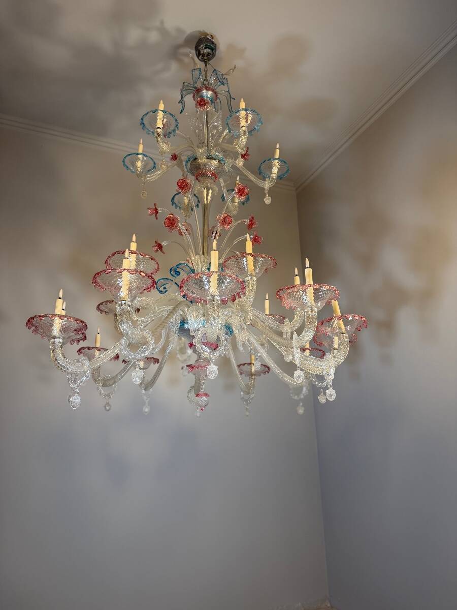 Grand Venetian chandelier in multicoloured Murano glass, circa 1920.