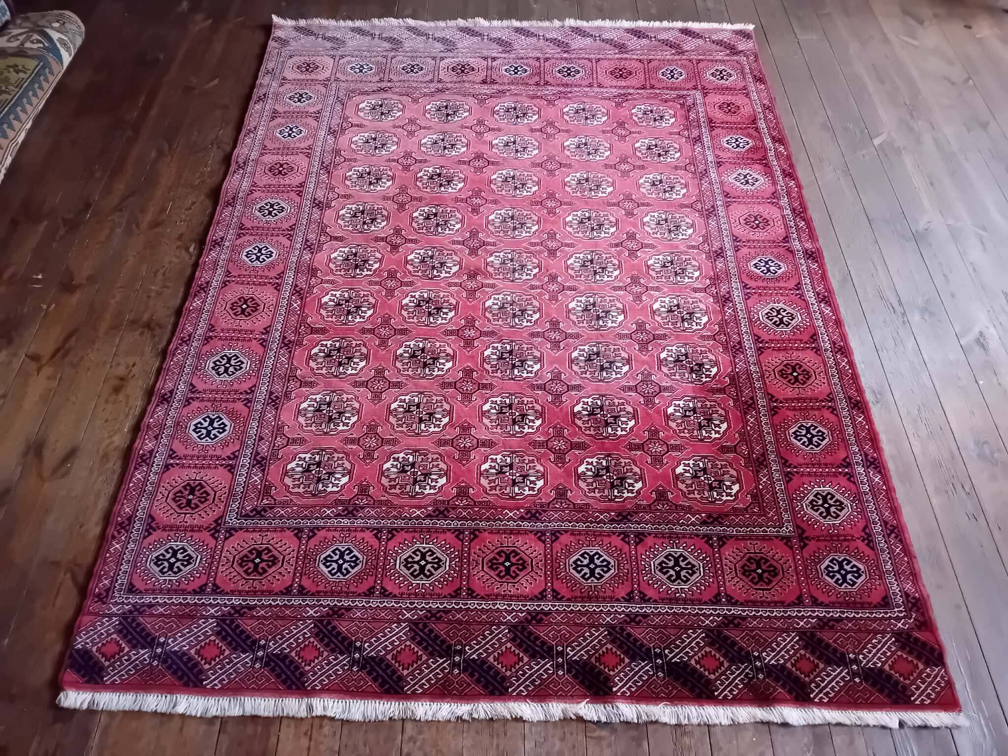 Handmade Persian Boukhara rug 240x175cm