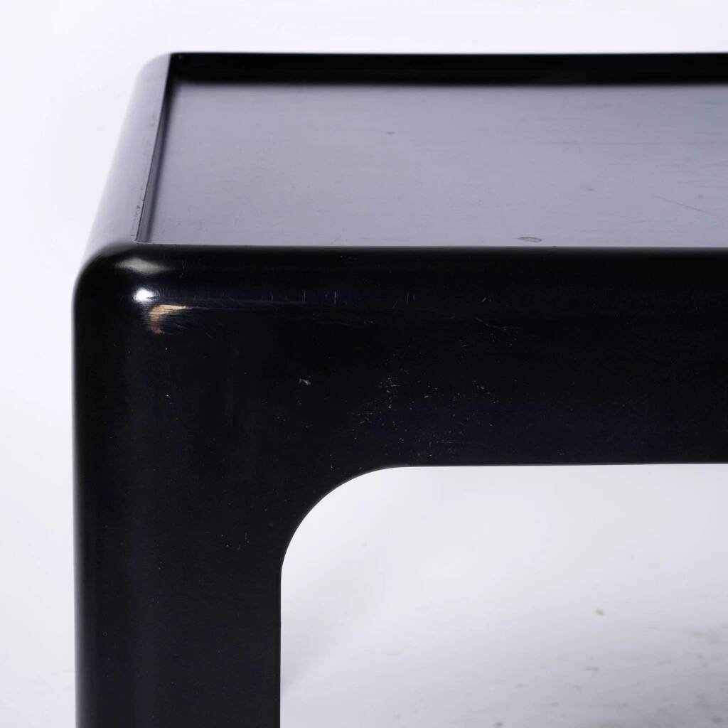 Model 08/21 coffee table by Peter Ghyczy for the Horn Collection