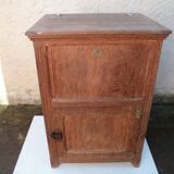 Furnished cooler of profession trade brewery in late XIX century oak bar