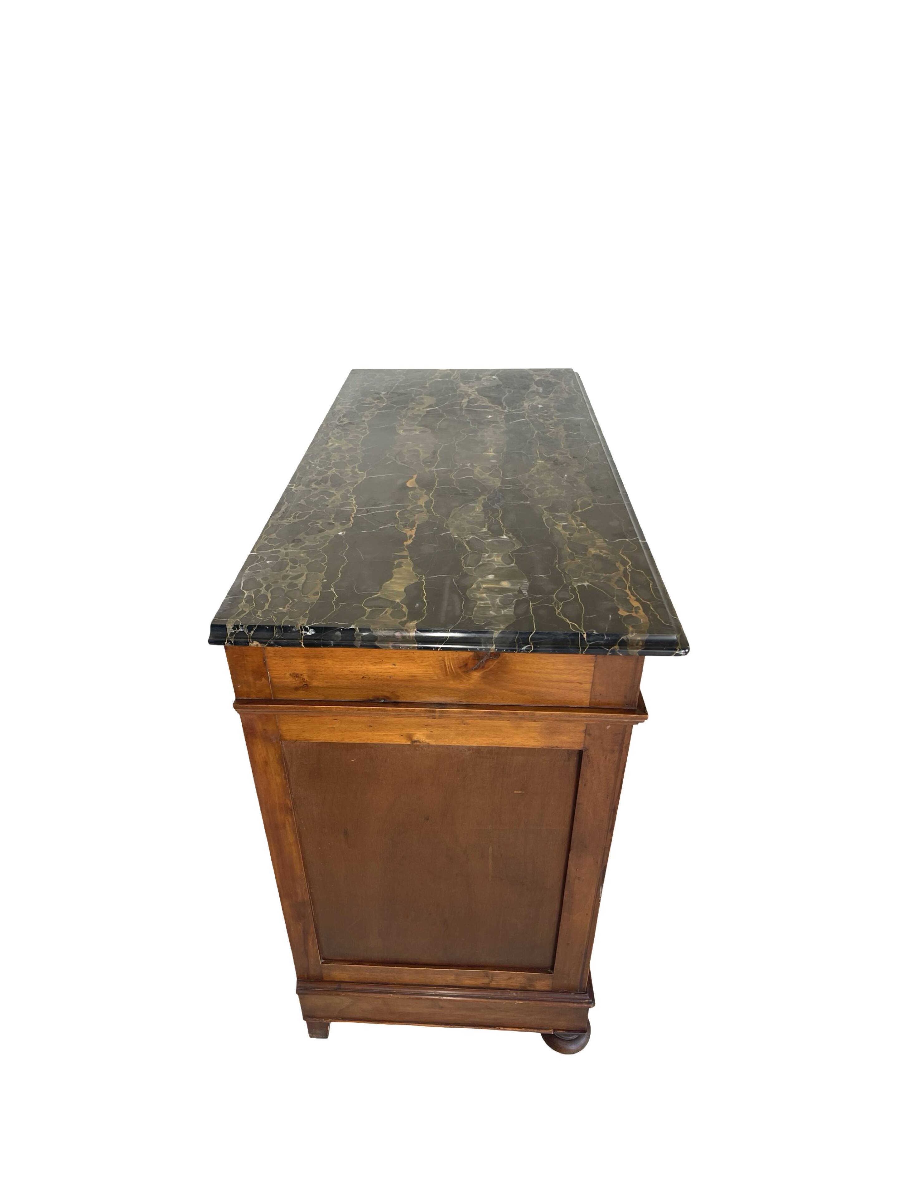 An Italian chest of drawers from the 1900s.