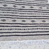 Hand-made grey and black carpet in pure wool  - 110x73cm