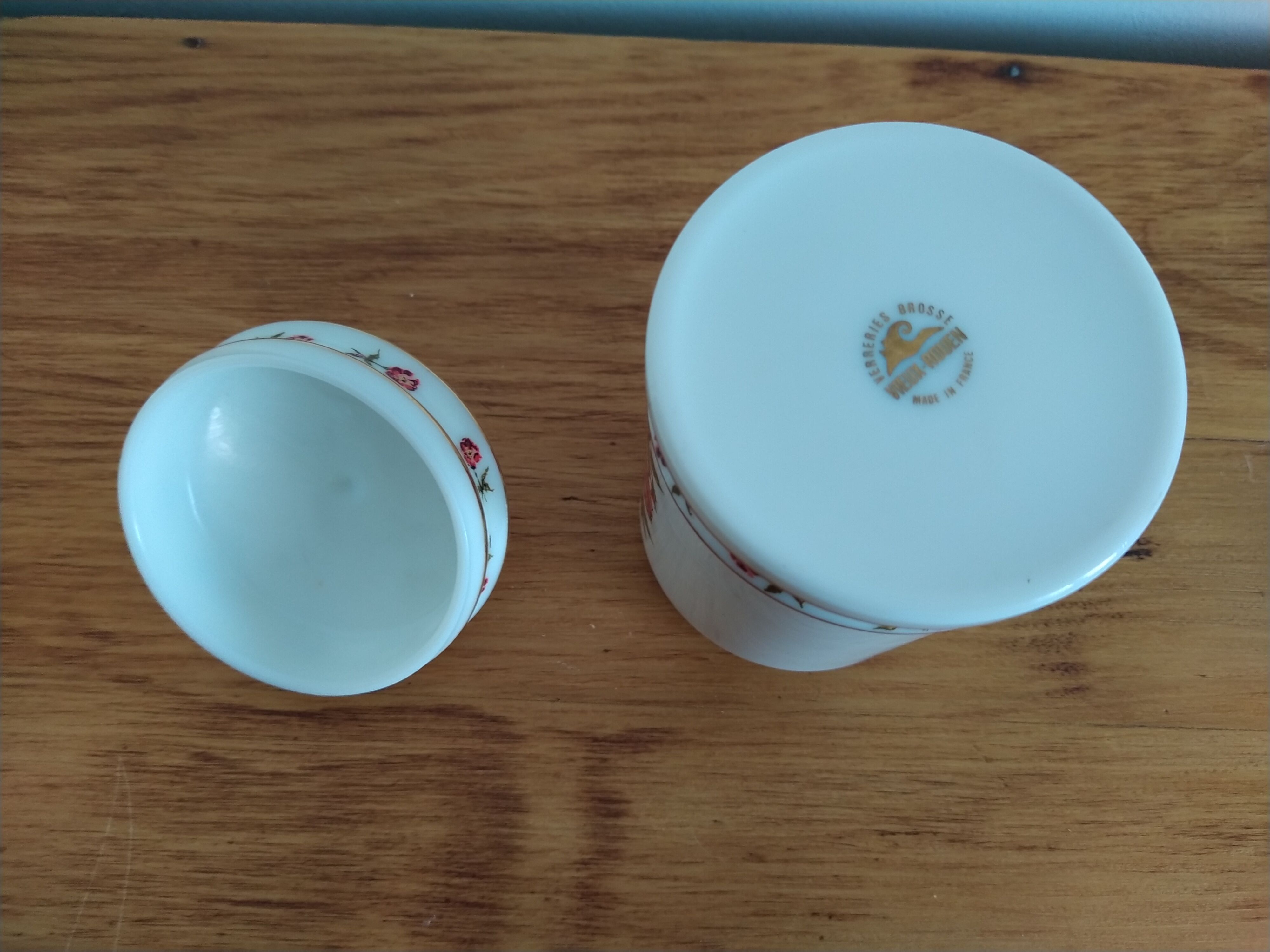 Vintage old pharmacy pot in opaline