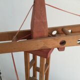 Ancienne grue en bois Dejou