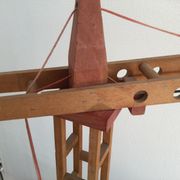 Ancienne grue en bois Dejou