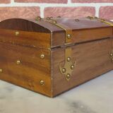 Chest-shaped box