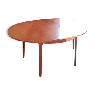 Scandinavian extensible table, butterfly extension circa 1960