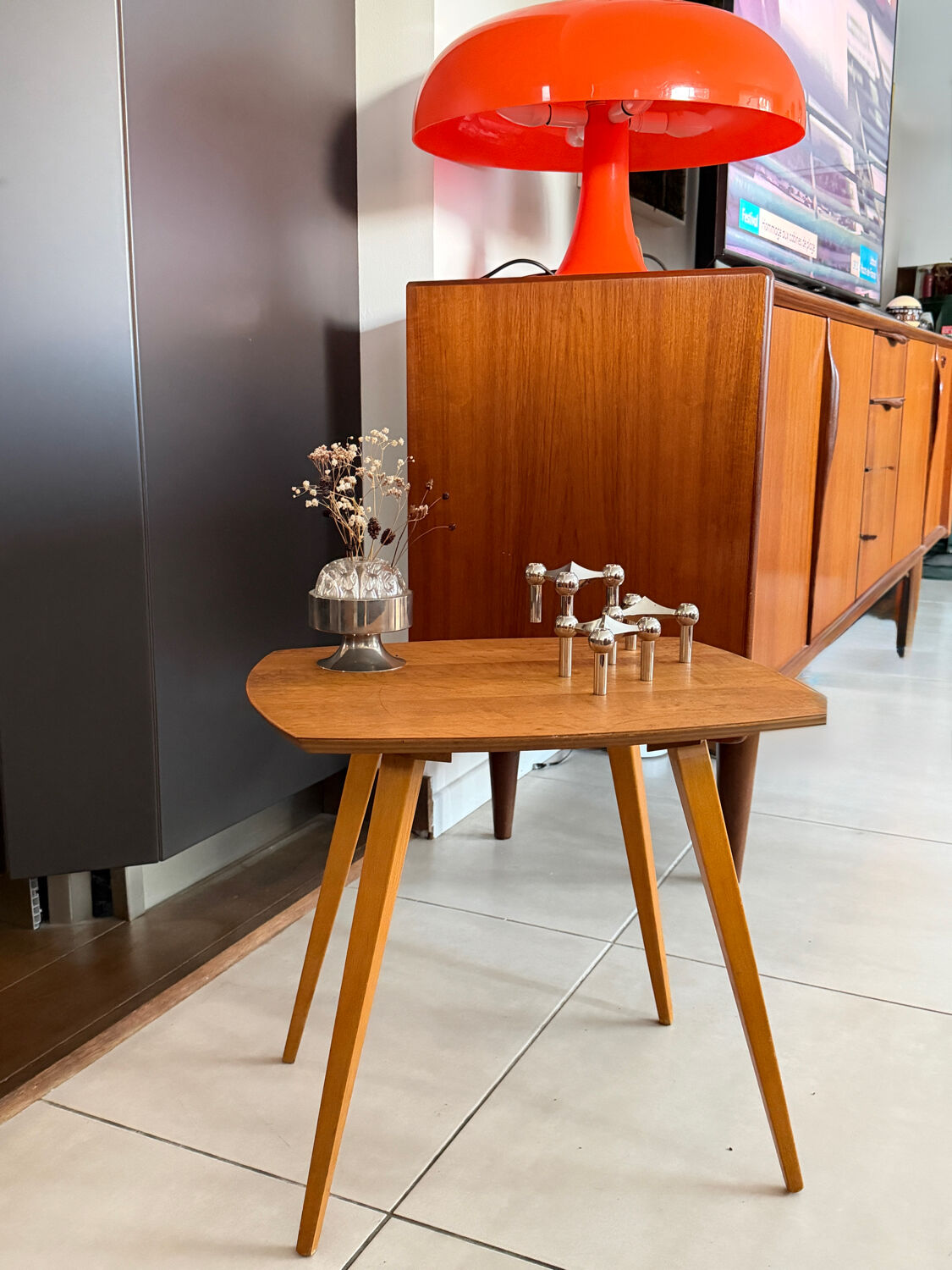 Table d'appoint vintage en bois et pieds compas