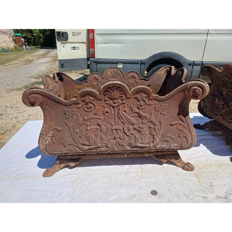 Pair of 1900 cast iron planters from Charleville-Mézières in rococo style