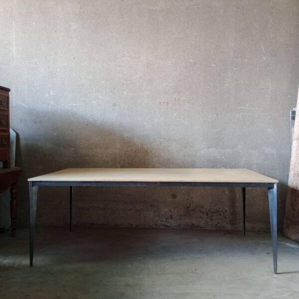 Table à manger, table de travail