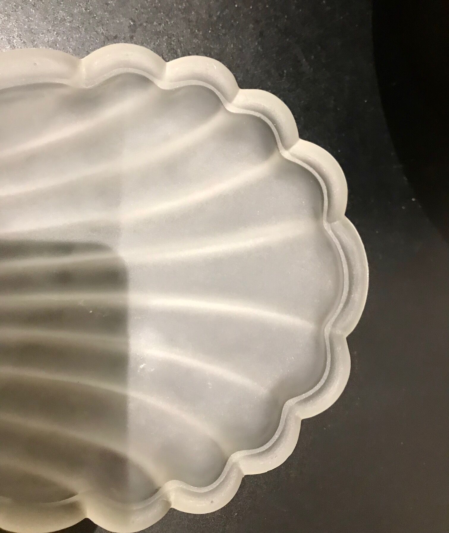Glass shell wall lamp