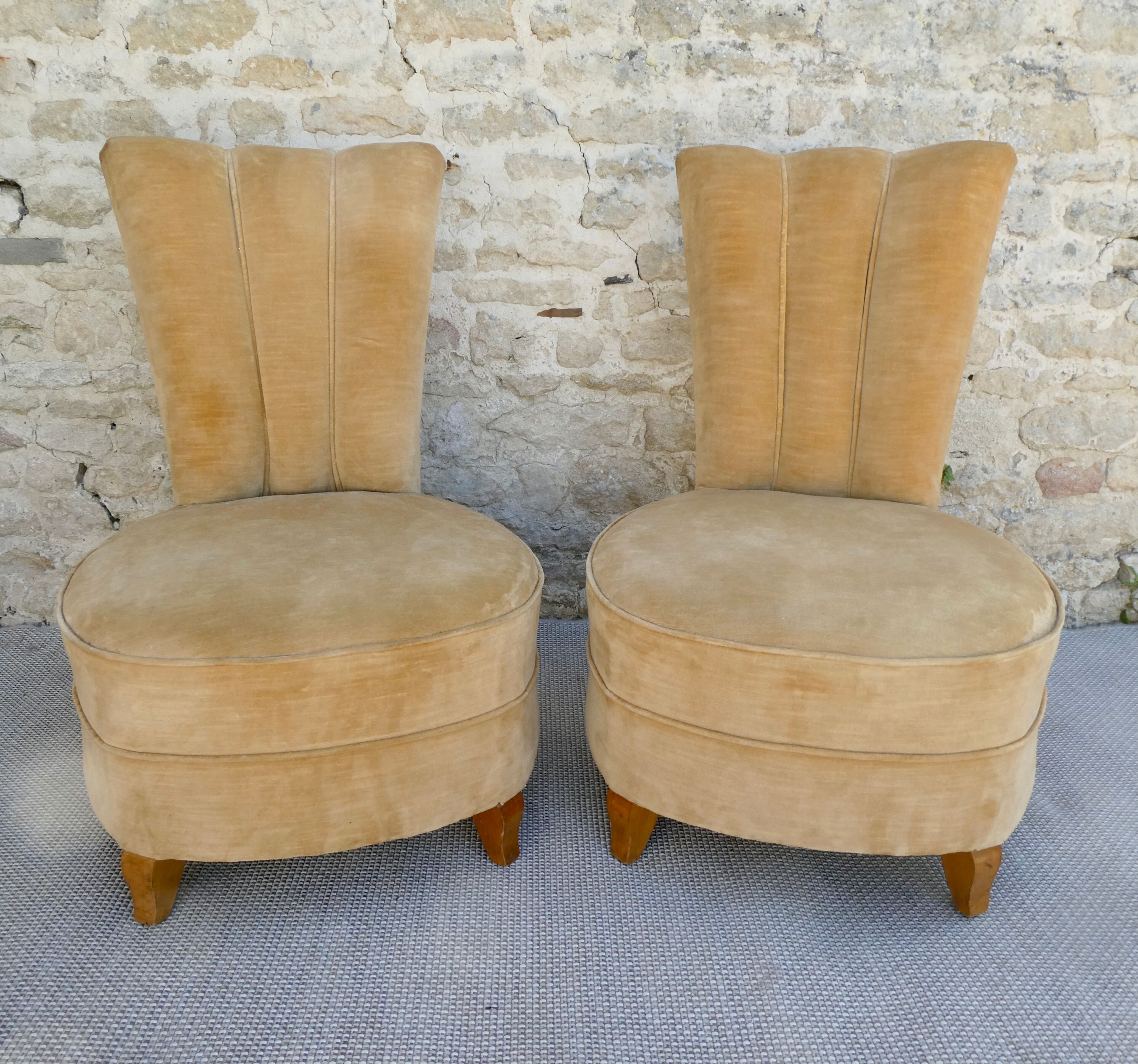Paire de chauffeuses art deco en velours